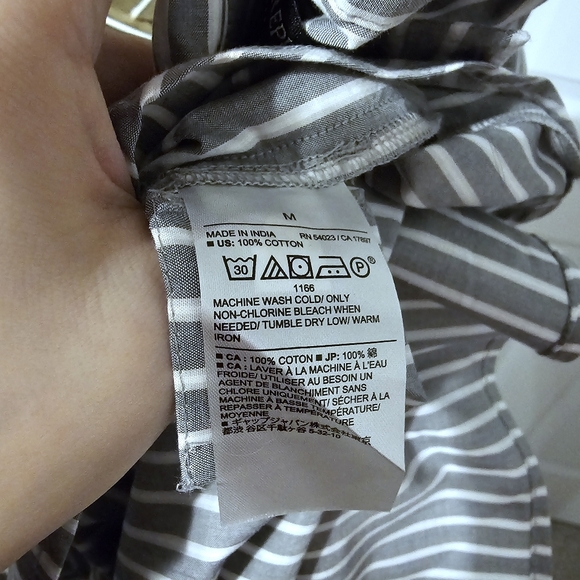 Banana Republic Oversized Button Down Dress Shirt - Size M - Picture 8 of 8